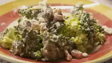 Brokkolisalat