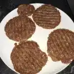 Fein gewürzte Burger Patties Fiefhusen-Style