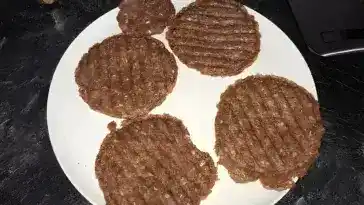 Fein gewürzte Burger Patties Fiefhusen-Style