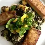 Mango-Linsensalat mit mariniertem Tofu