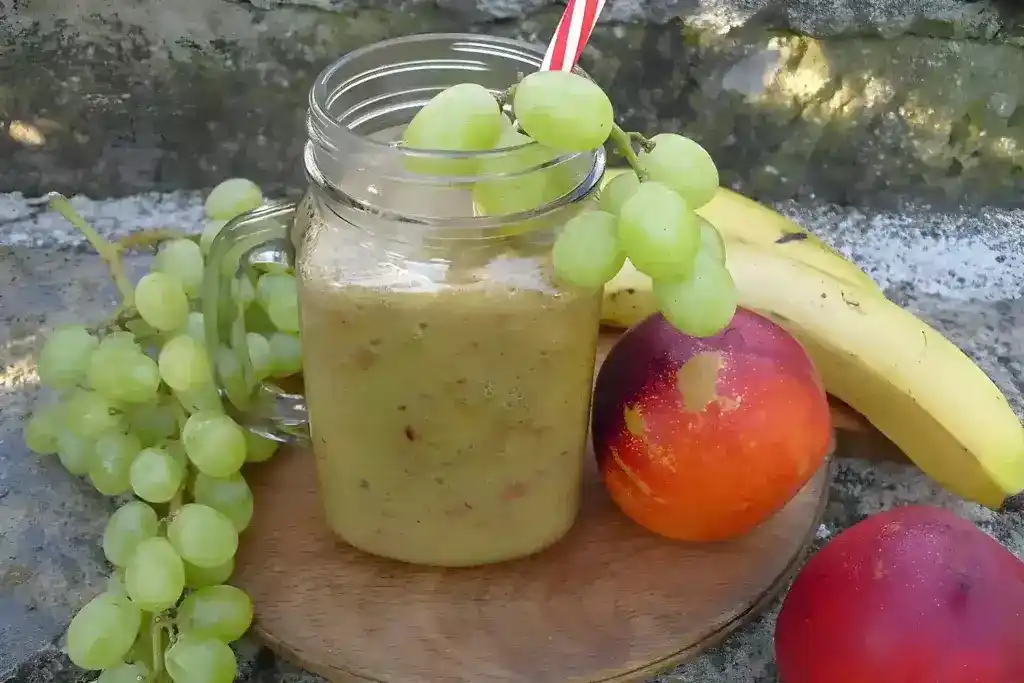 Nektarinen-Weintrauben-Smoothie