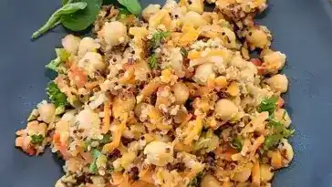 Quinoa-Kichererbsen-Superfood-Salat
