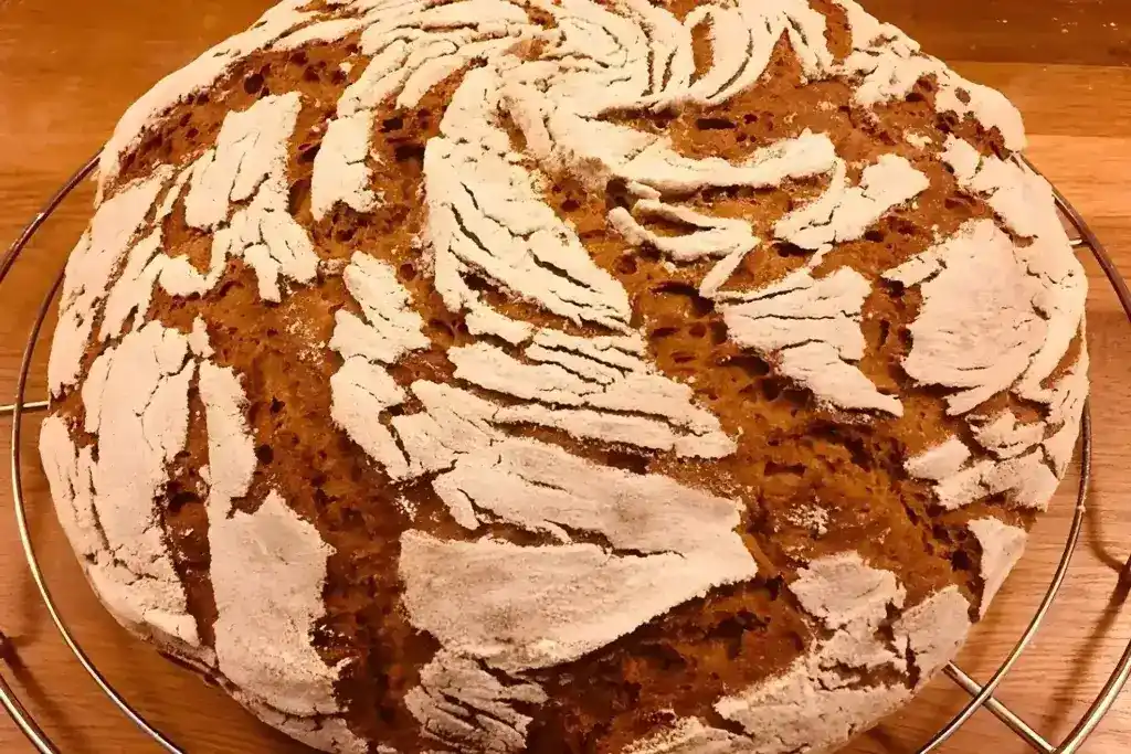 Reines Roggenbrot aus Sauerteig