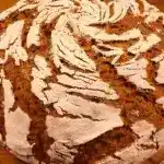 Reines Roggenbrot aus Sauerteig