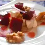 Rote Bete Salat mit Feta und Walnüssen