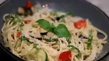 Spaghettisalat mit Grillgemüse