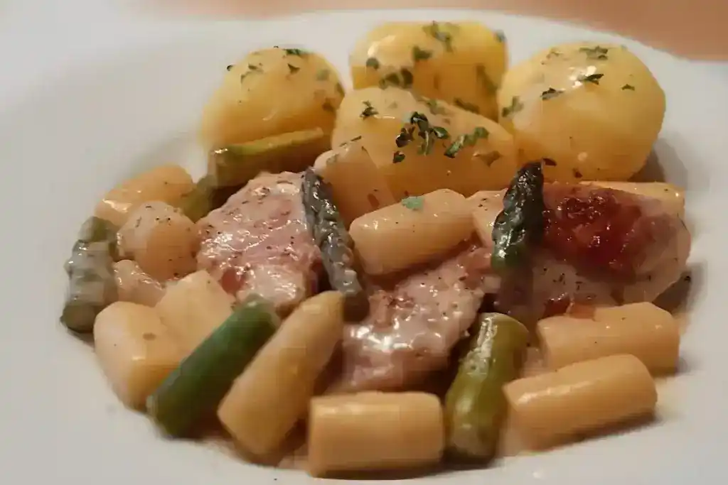 Spargelpfanne mit Hähnchen