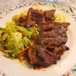 Wildschweinbraten mit Steinpilzen und Maronen
