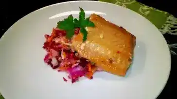 Asiatischer Krautsalat mit glasiertem Lachsfilet 4x