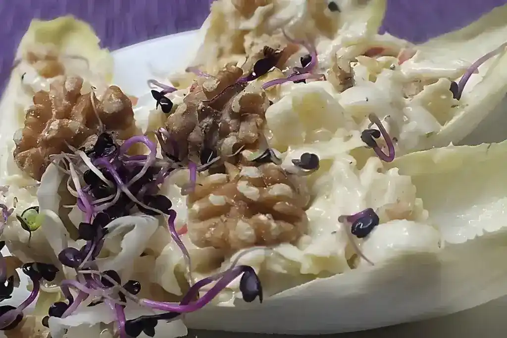 Chicoree – Selleriesalat in Joghurt – Walnussdressing