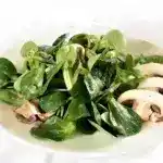Feldsalat mit Champignons und Meerrettichdressing 4x