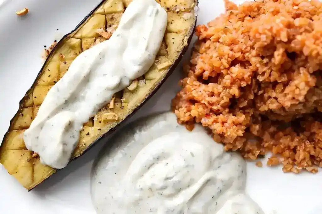 Gebackene Auberginen mit Bulgur-Salat