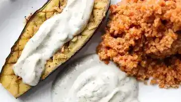 Gebackene Auberginen mit Bulgur-Salat