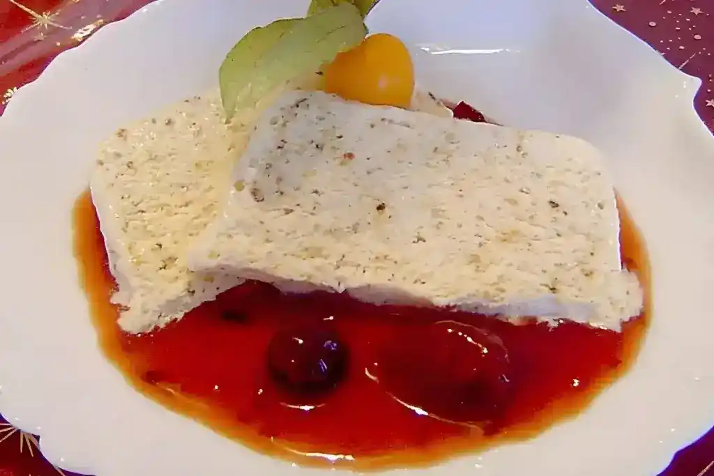 Geeister Christstollen mit Rumtopffrüchten