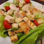 Italienischer Salat mit Hähnchenbrust