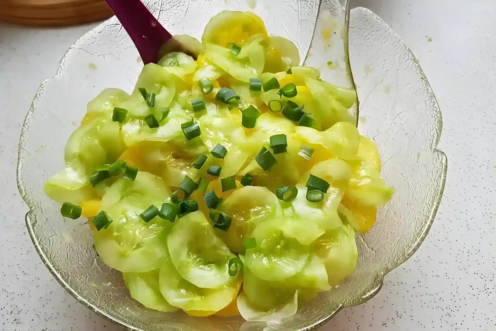 Kartoffel - Gurkensalat nach Oma Luise