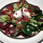 Lauwarmes Rote Bete Carpaccio mit Feldsalat und Ziegenfrischkase 4x