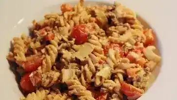 Nudelsalat mit Hackfleisch