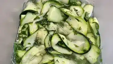 Schnelle marinierte Zucchini 4x