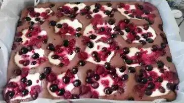3 Minuten Kirschkuchen ein Tassenrezept 4x