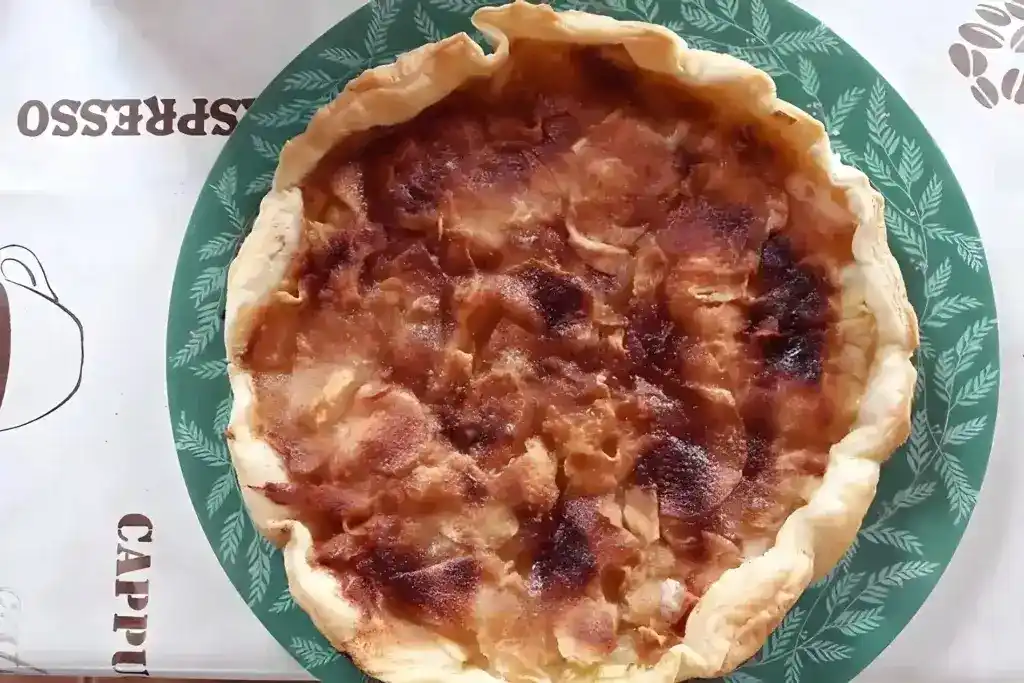 Blätterteig-Tarte mit Apfel und Birne