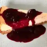 Blaubeersoße: Eine leckere Soße aus Blaubeeren, passend zu Pancakes, Pfannkuchen, Eis und vielem mehr