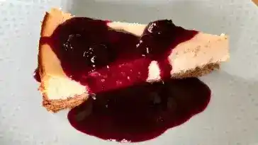 Blaubeersoße: Eine leckere Soße aus Blaubeeren, passend zu Pancakes, Pfannkuchen, Eis und vielem mehr