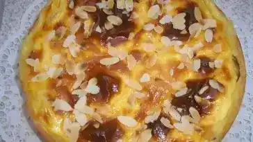 Bratapfelkuchen mit ganzen Äpfeln