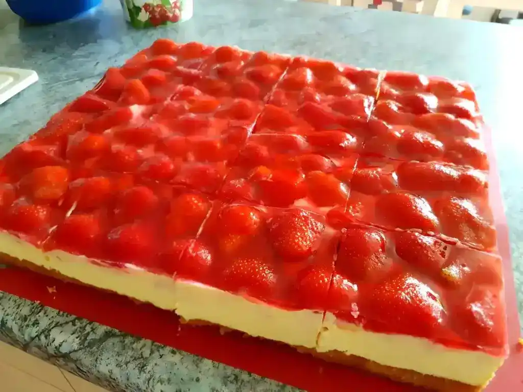 Erdbeerkuchen mit Schmand – Vanillecreme 🍰🍰