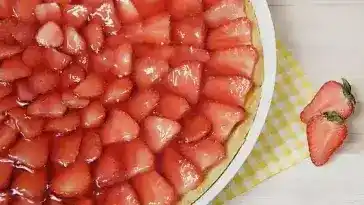 Erdbeertarte mit weißer Schokoladencreme