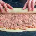 Teig eingerollt mit Hackfleisch in null Komma nichts fertig!