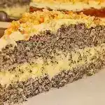 Mohnkuchen ohne Boden mit Paradiescreme und Haselnusskrokant Rezept