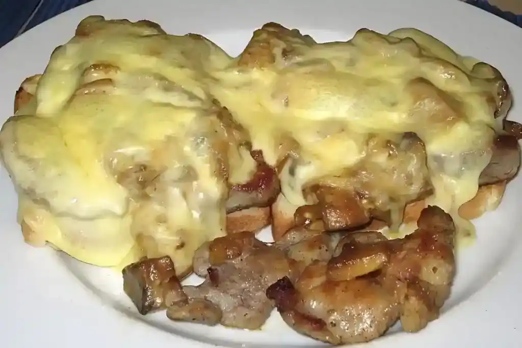 Jägertoast mit Käse überbacken, zum Sattessen