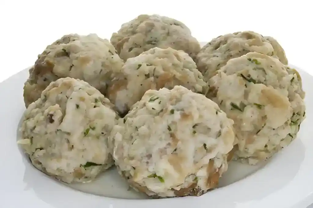 Klassischer Semmelknödel