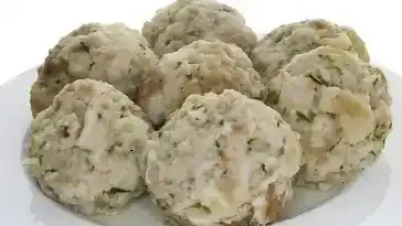 Klassischer Semmelknödel