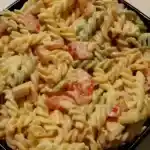 Leichter Nudelsalat mit Hähnchen und Joghurt
