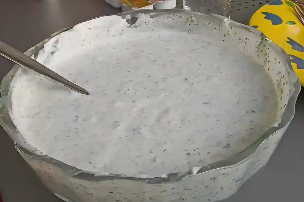 Knoblauchsoße mit Schmand und Joghurt Rezept