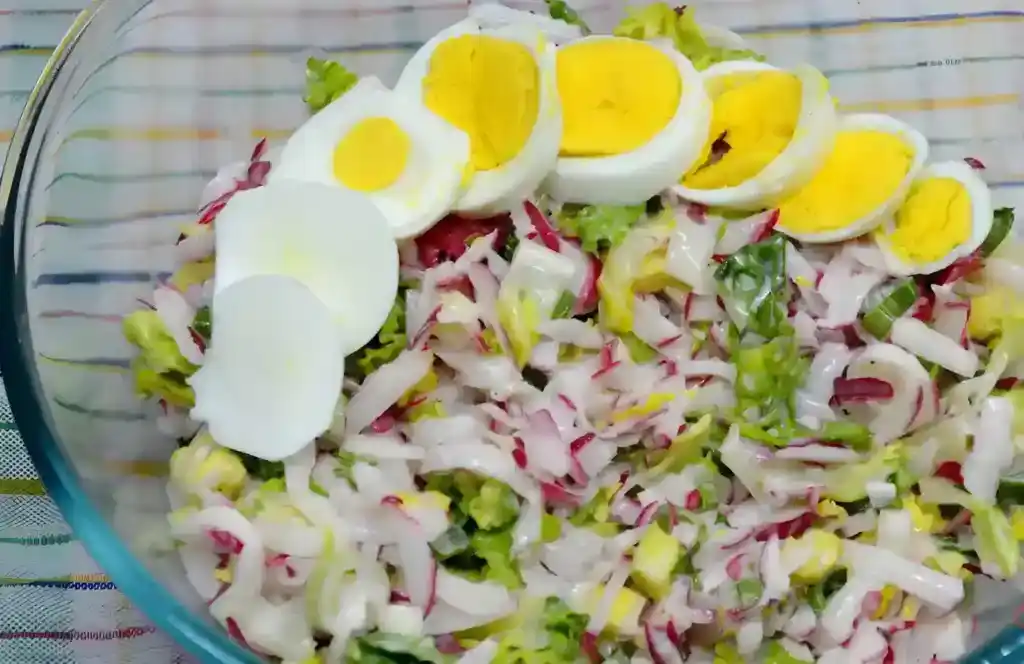 Radieschensalat mit Joghurtdressing