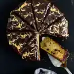 Bananenkuche mit schokoladen erdnussbutter ganache