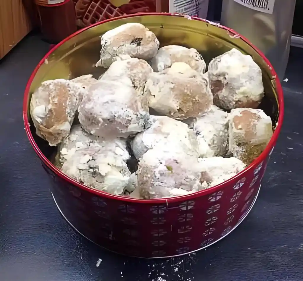 QUARKSTOLLEN KONFEKT BAKE TO THE ROOTS