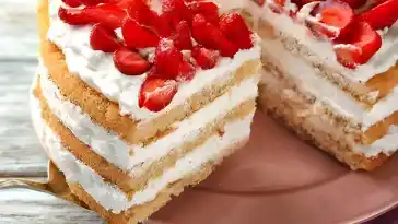 Erdbeer Vanille Torte mit Skyr 4x