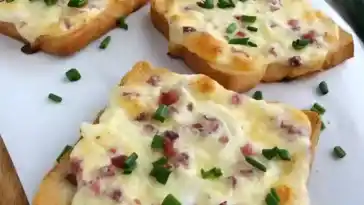 FLAMMKUCHEN TOAST MIT SPECK UND ZWIEBELN 4x