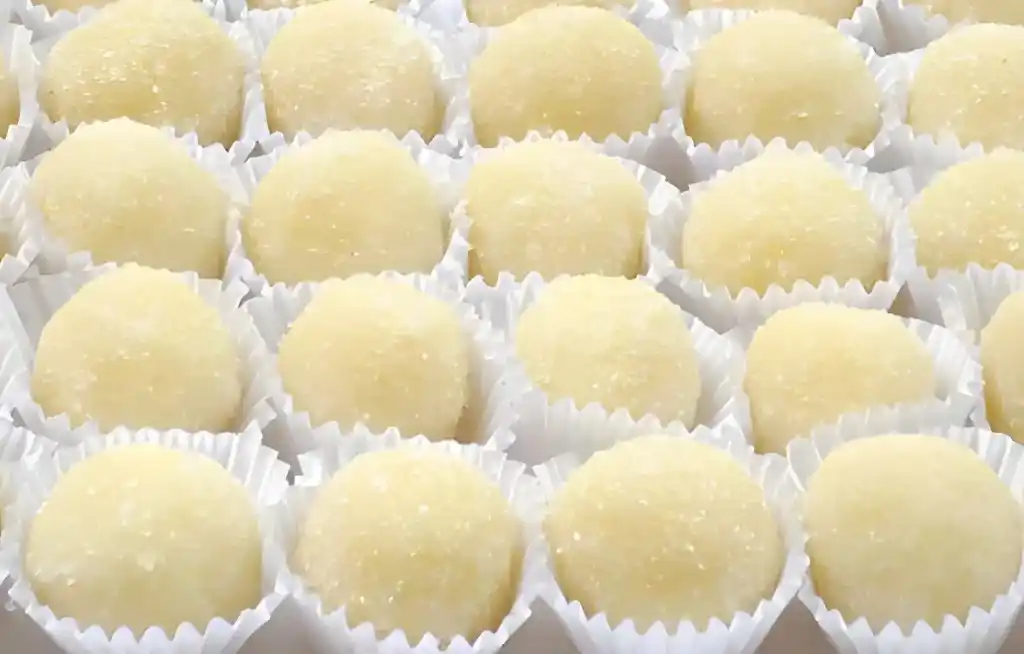 Ostergebäck, Eierlikörkugeln mit weiße Schokolade !