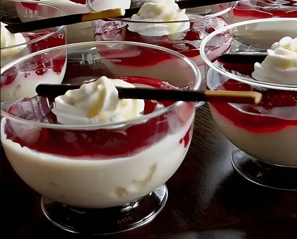 Eierlikörcreme mit Früchten