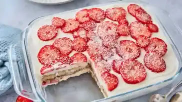 Erdbeer-Kokos-Tiramisu: Ein leckeres und erfrischendes Dessert