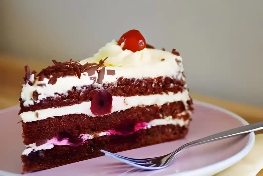 STRACCIATELLA KIRSCHTORTE