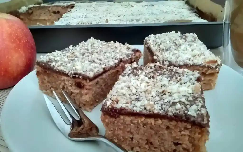 Apfel-Gewürzkuchen (ein Tassenrezept)