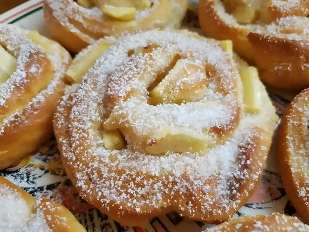Apfelschnecken mit Zimtzucker wie aus der Bäckerei !