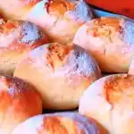 BROTCHEN WIE VOM BACKER IN WENIGEN MINUTEN ZUBEREITET 4x