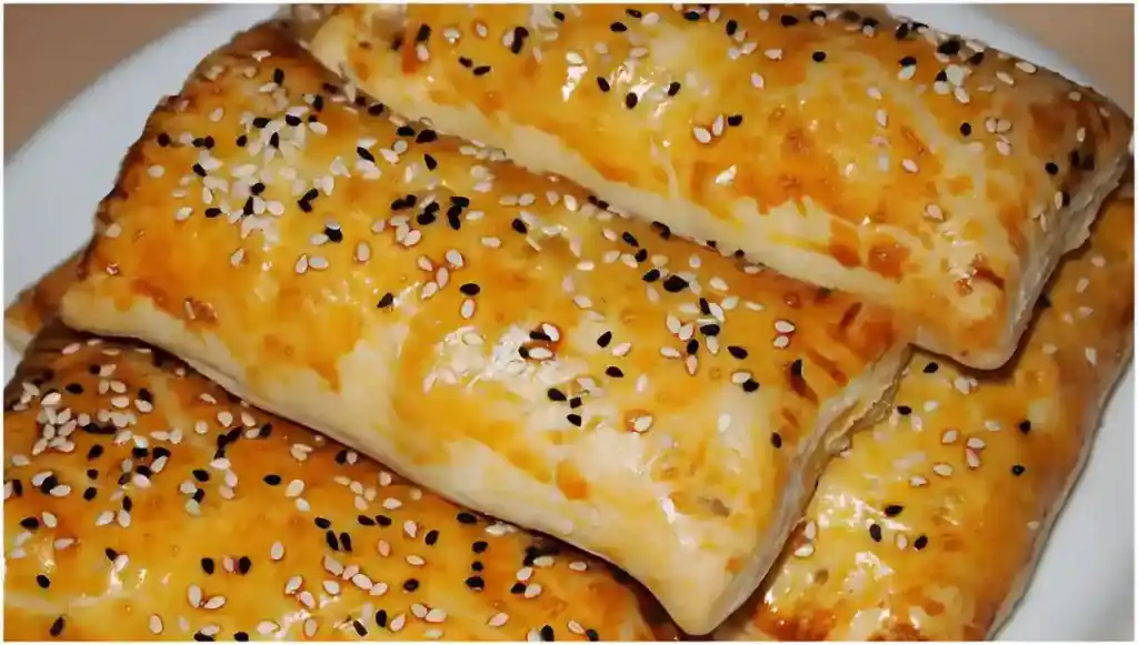 Blätterteig mit Gyrosfüllung und Feta-Käse